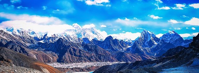 Everest-base-camp-vs-Annapurna-base-camp