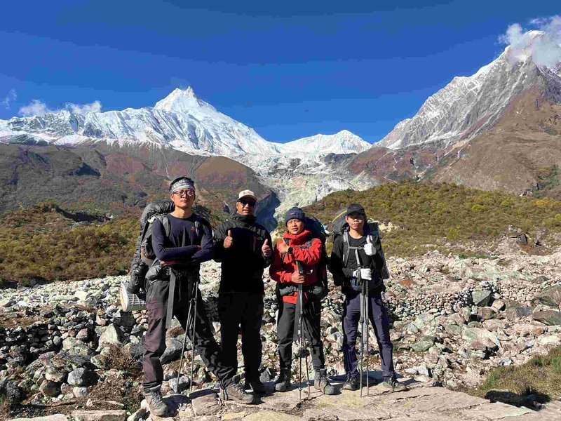 manaslu-circuit-trek-hiker