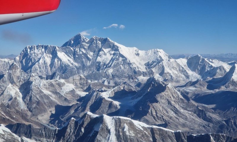 Everest-mountain-flight