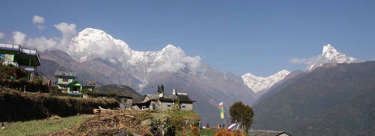 Passing-through-a-beautiful-village-on-the-way-to-annapurna-circuit