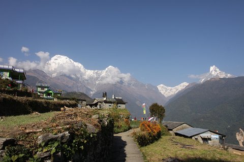 Passing-through-a-beautiful-village-on-the-way-to-annapurna-circuit