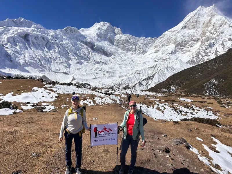 female-hiker-manaslu-circuit-trek