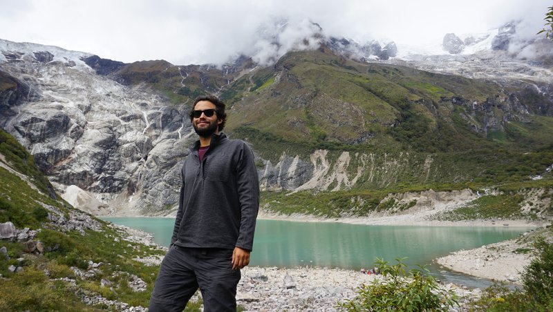 happy-trekker-in-manaslu-circuit-trek