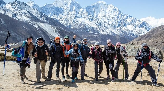 group-picture-at-Everest-base-csmp