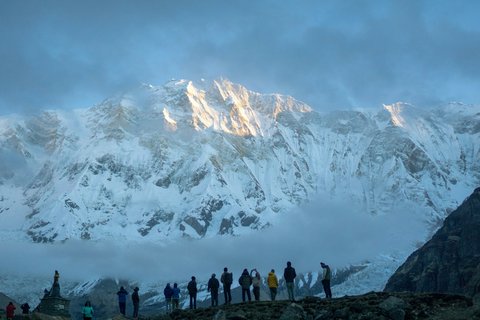 Scenic mountain landscapes on Annapurna Circuit trail in Nepal