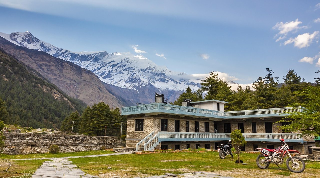 beautiful north annapurna-base camp trek