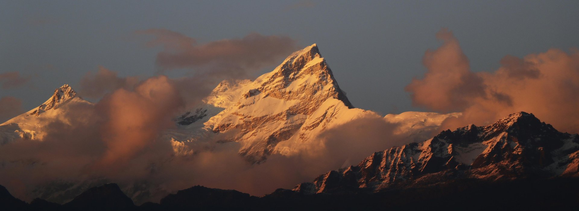 panoramic-view-of-Everest