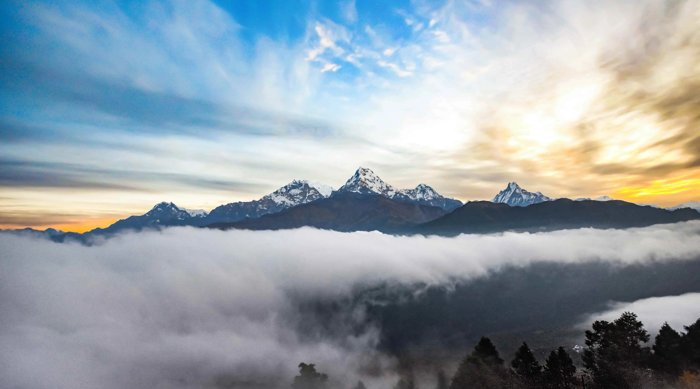 beautiful view from poon hill ghorepani trek