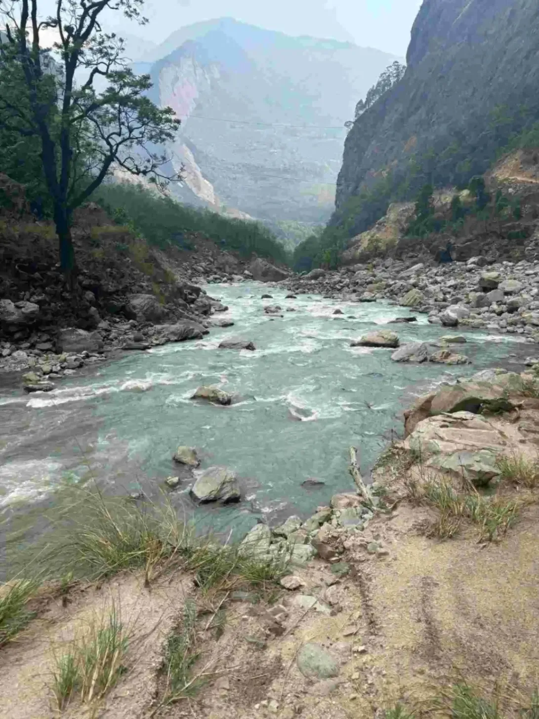 river-valley-view-manaslu-base-camp