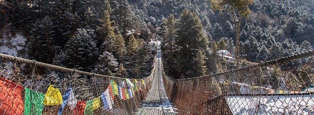 suspension-bridge-way-to-Everest