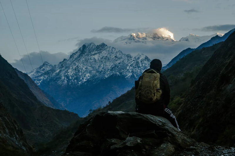 trekker-at-manaslu-circuit-trek